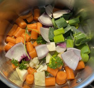 Suppengemüse für Zubereitung von Bratensoßen