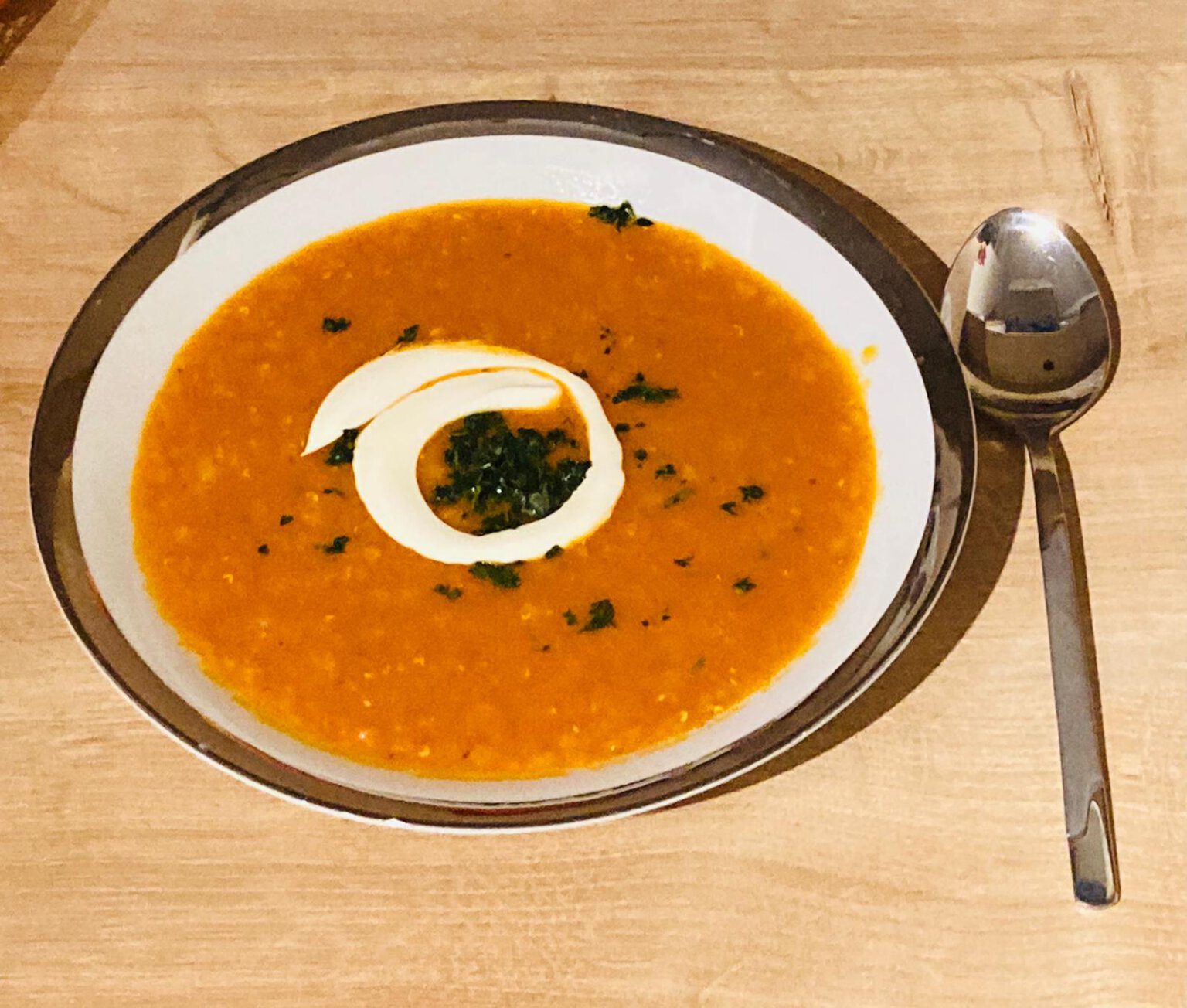 Rezepte für Linsensuppe: Omas Hausmannskost vs. orientalisch vegan