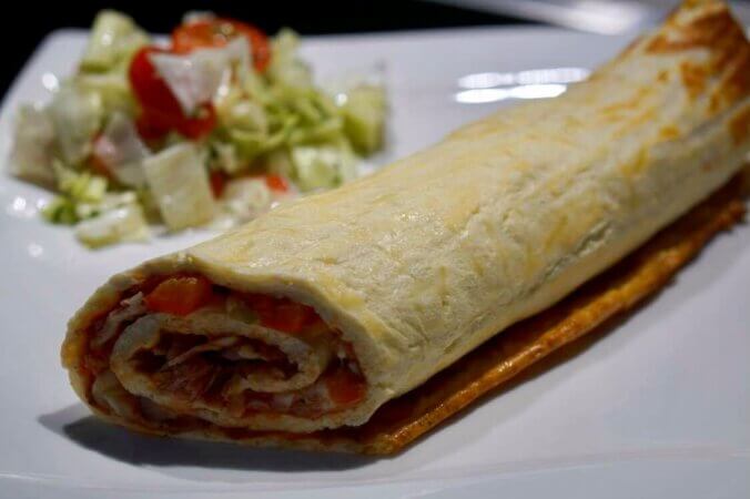 Low carb Pizza Rolle