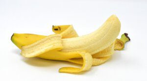 Banane geschält für vegane Low carb Pfannkuchen