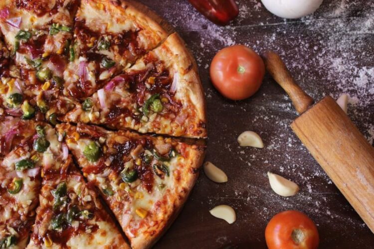 Low carb Pizza aus gesunden Zutaten
